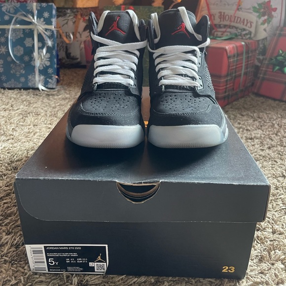 Jordan Mars 270 Metallic (GS) - Picture 8 of 8